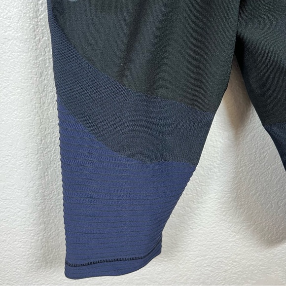 ♠️Nike Dri-FIT Women’s Compression Cropped Leggings – Navy & Black, Size Medium - Picture 6 of 8